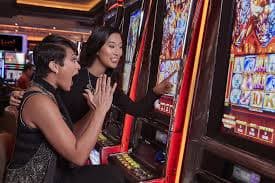 Free-spin bonus round activation in Egypt's Book of Mystery